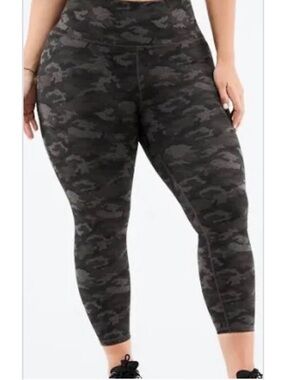 Fabletics Powerhold Camo High-Waist Capri Active Leggings - Dark Gray/Black 4X
